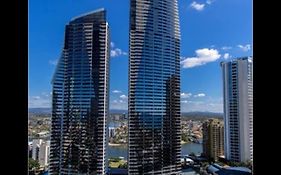 Mantra Circle On Cavill 3 Bedroom 2 Bathroom Ocean And River Views